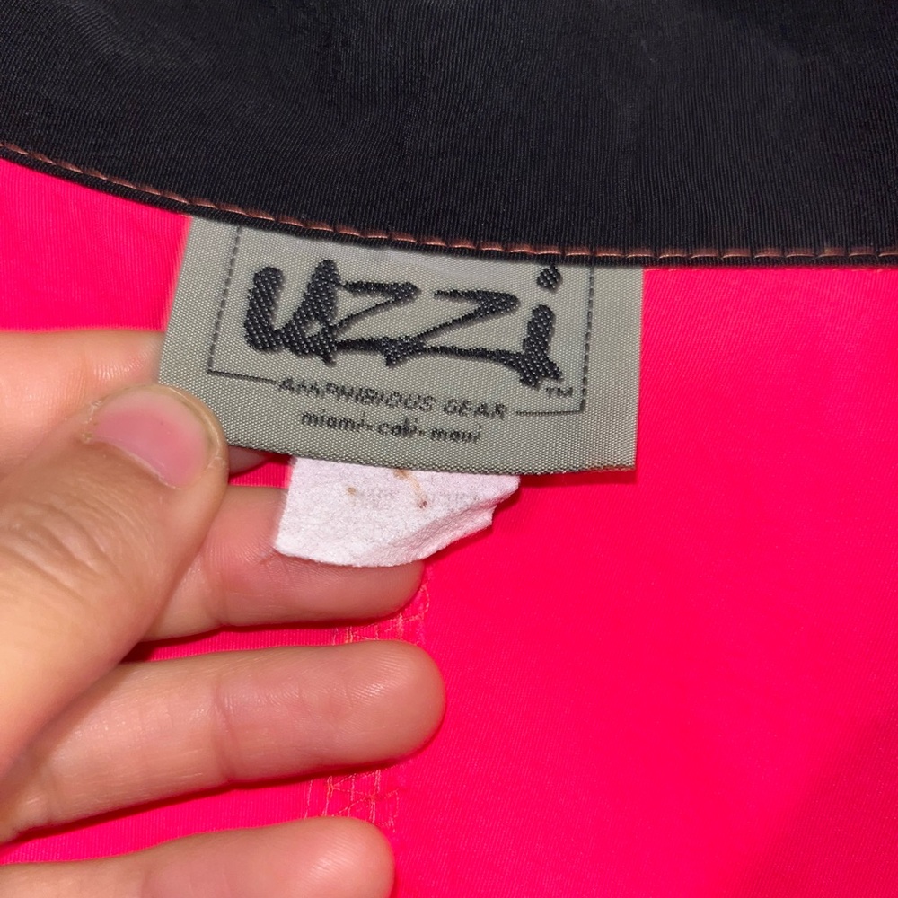 Uzzi Dive Gear Pink Pullover - Picture 3 of 14